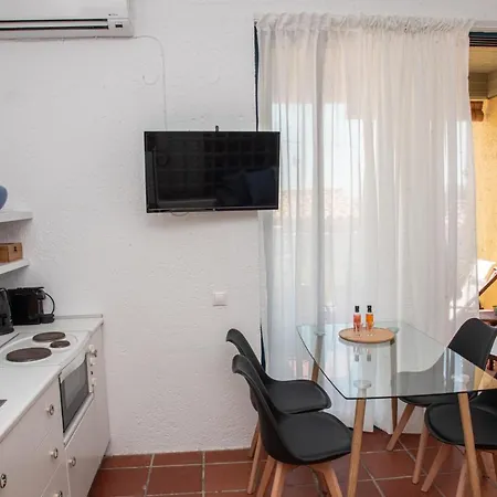 Apartment Bay
